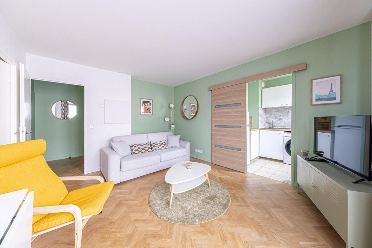 B4 Station Apartment
