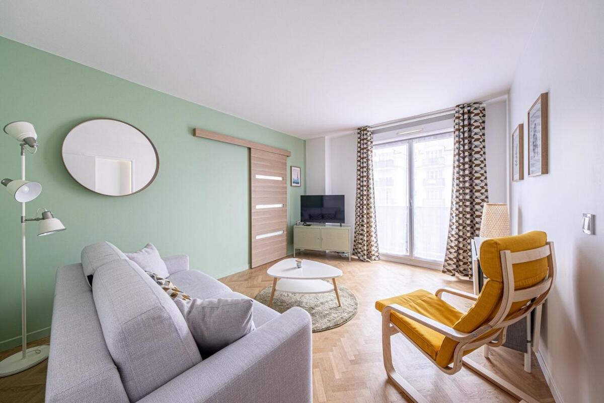 B4 Station Apartment Bussy-Saint-Georges