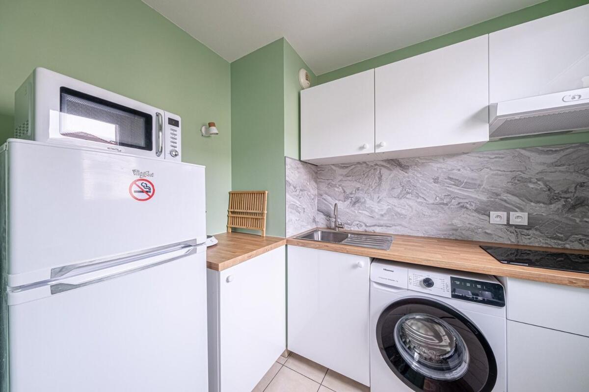 Apartment B4 Station Bussy-Saint-Georges